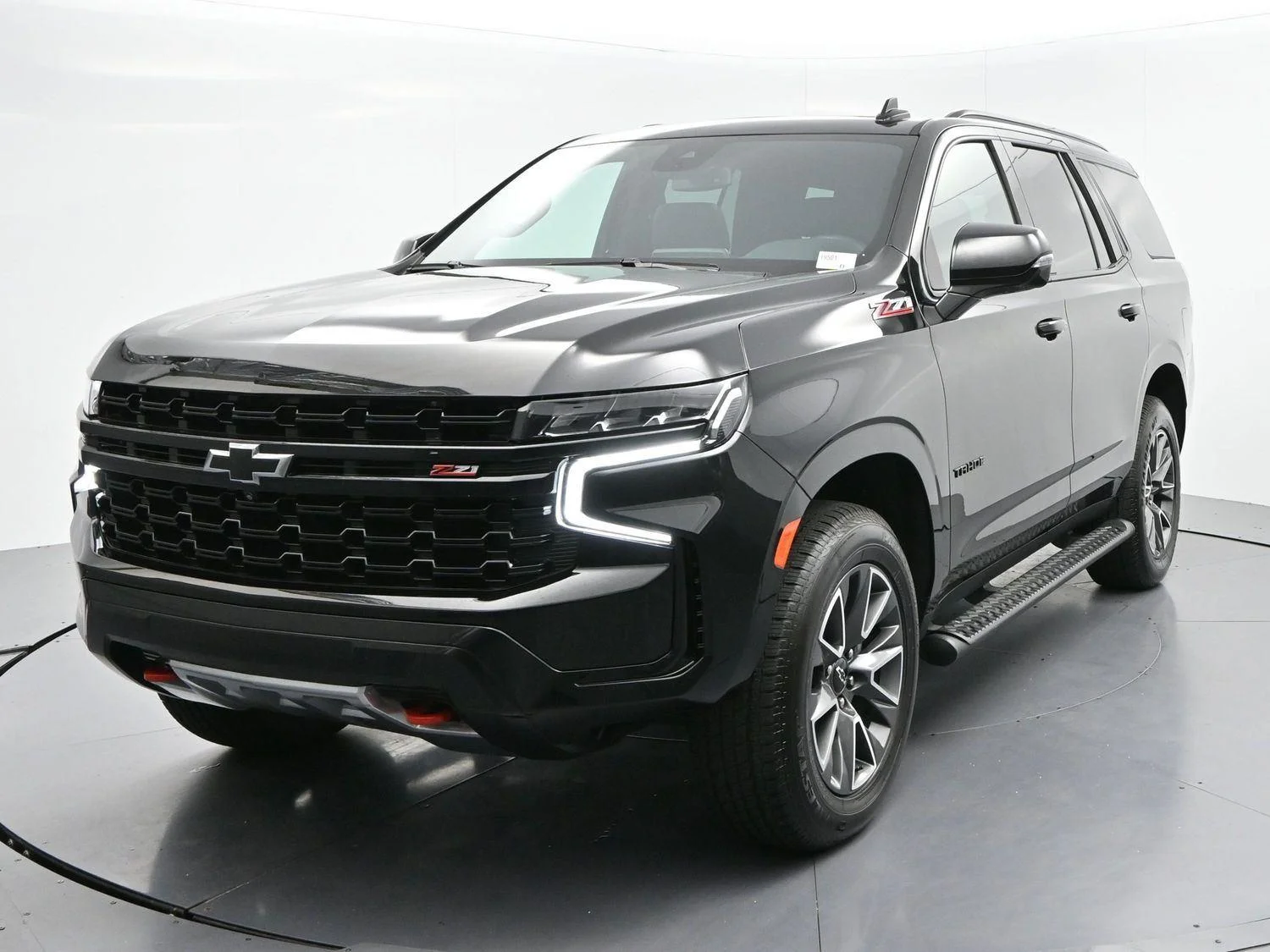 Used 2023 Black Chevrolet Z71 image 3