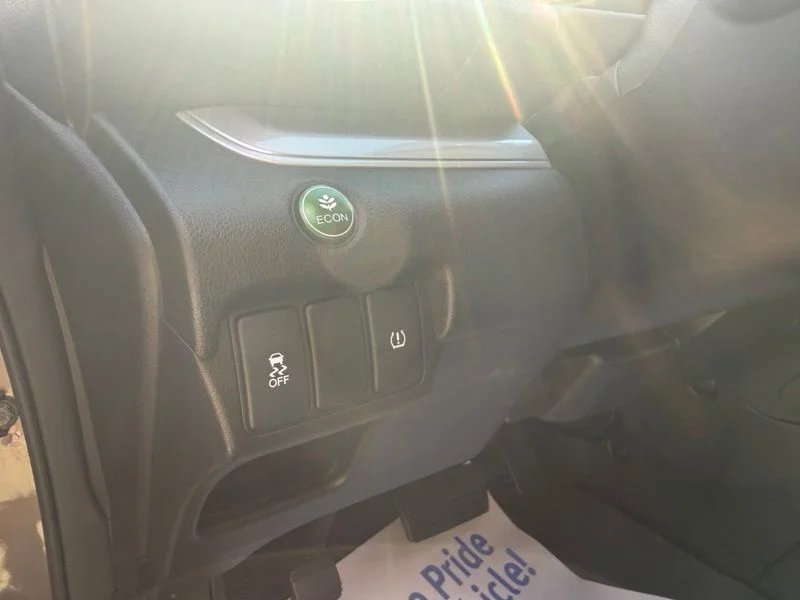 Used 2015  Honda EX image 17