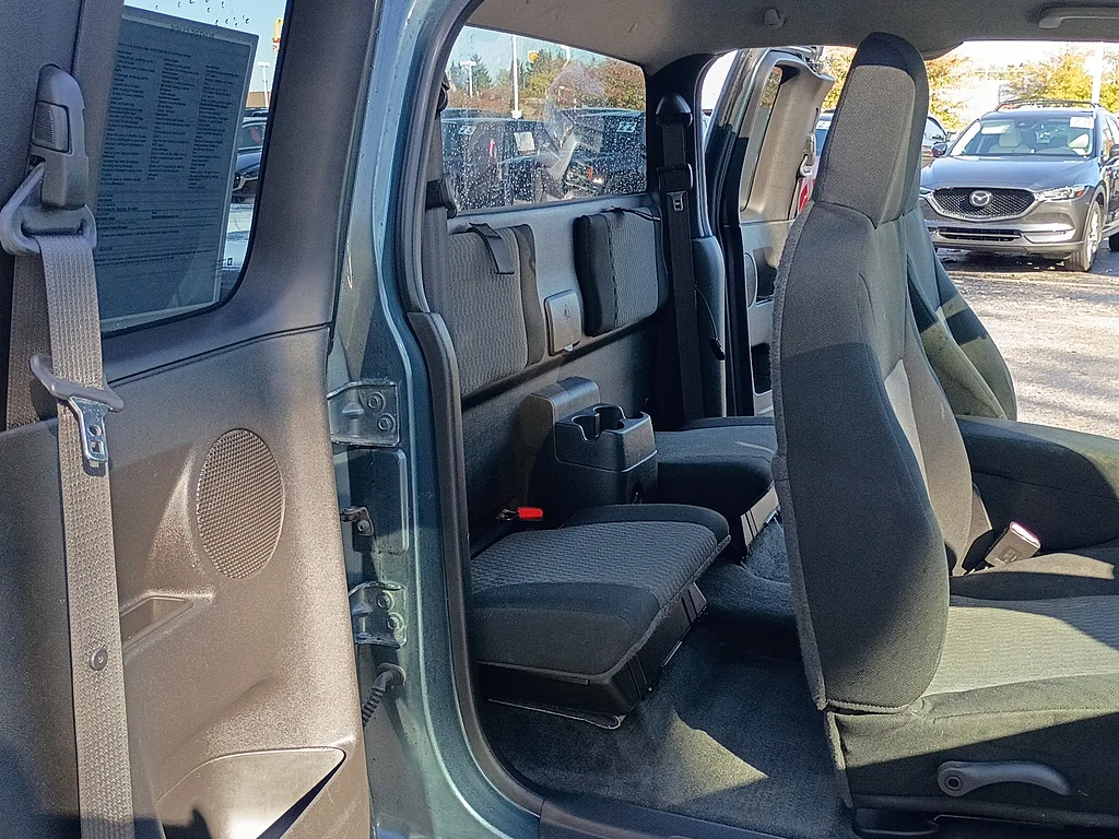 Used 2007 Blue Granite Metallic Chevrolet LS image 15