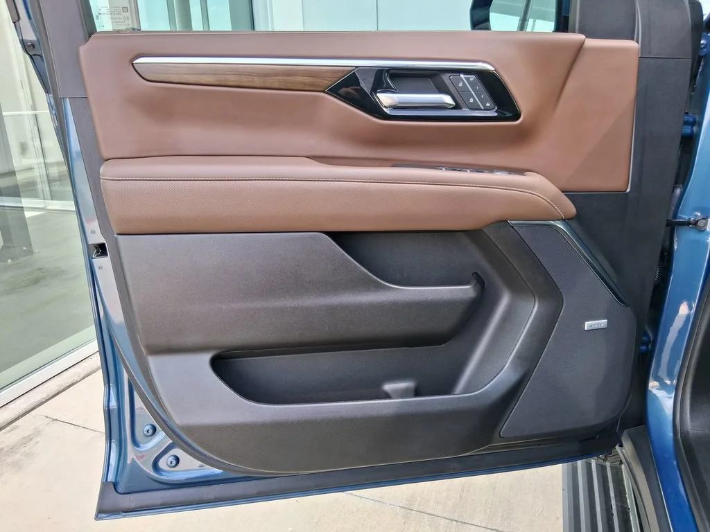 Used 2026 Lakeshore Blue Metallic Chevrolet High Country image 18