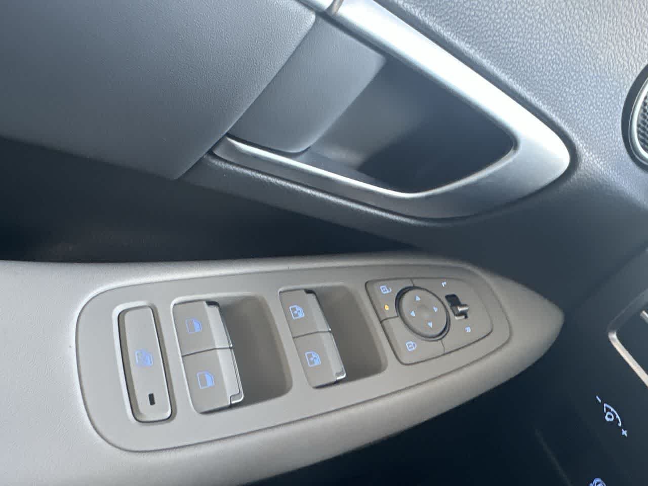 2025 Hyundai Sonata Hybrid SEL - Photo 17
