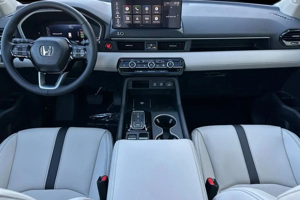 New 2026 Platinum White Pearl Honda Touring image 16