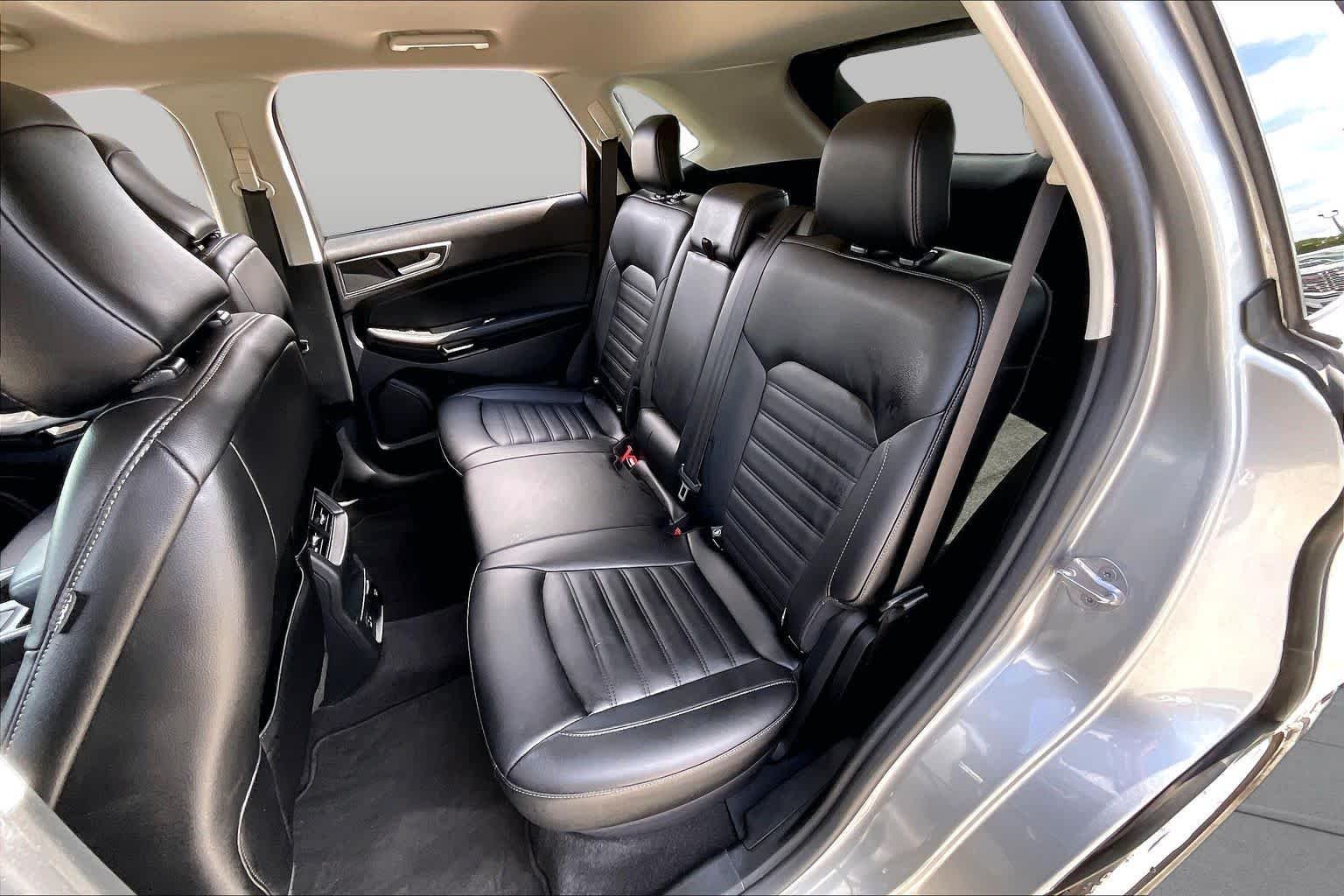 Used 2021 Iconic Silver Ford SEL image 19
