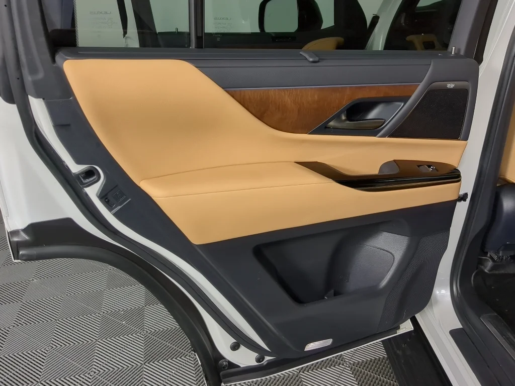 Used 2023 White Lexus Luxury image 16