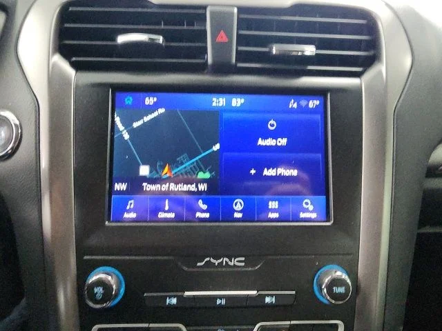 Used 2020 Oxford White Ford SE image 14
