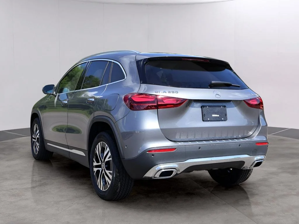 Certified Used 2026 Mountain Gray Metallic Mercedes-Benz GLA 250 image 7