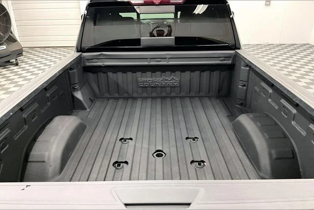 Used 2022 Black Chevrolet High Country image 34