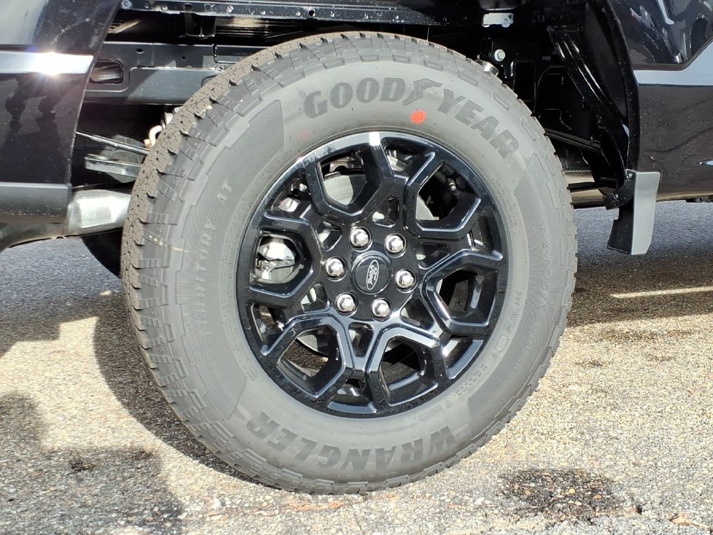 New 2026 Agate Black Metallic Ford XLT image 11