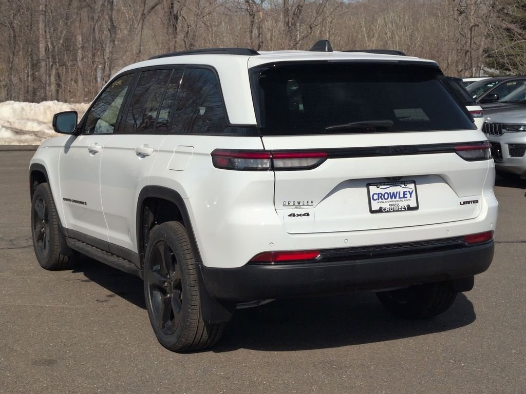 New 2025 Bright White Clear-Coat Exterior Paint Jeep Limited image 5