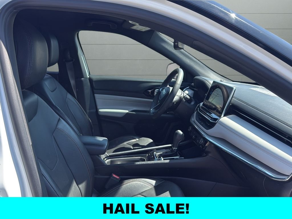 Used 2023 White Jeep Limited image 15