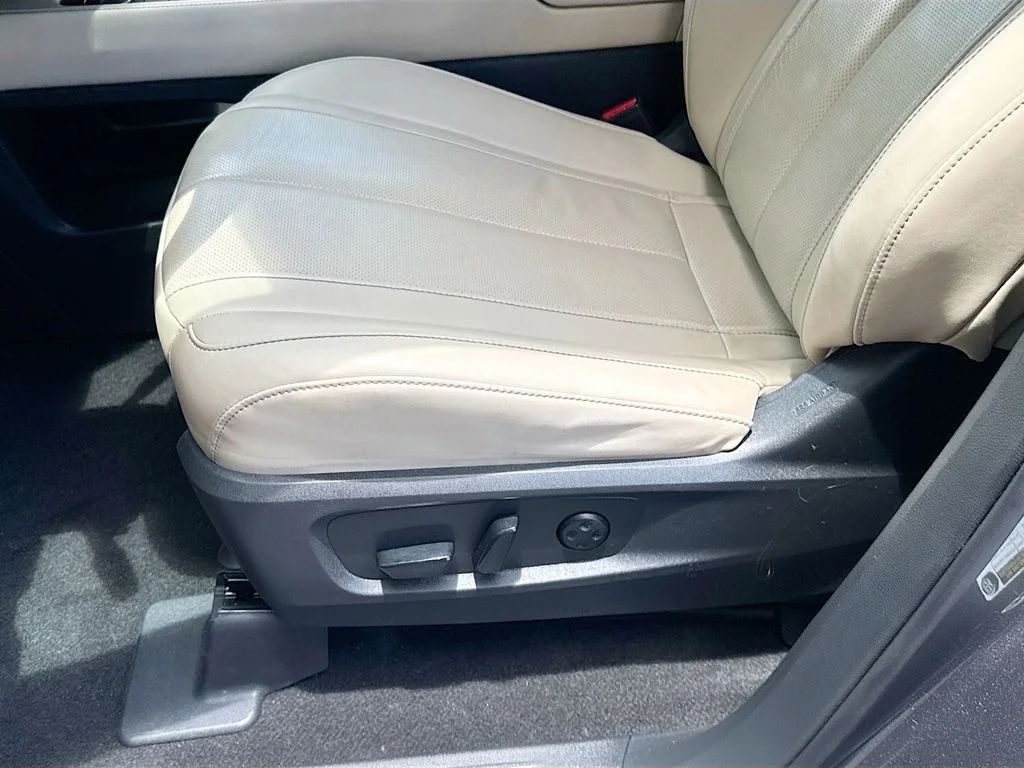 Used 2023 Gray INFINITI LUXE image 20