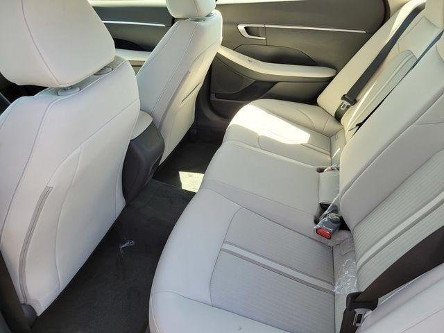 New 2026 Gray Hyundai SE image 37