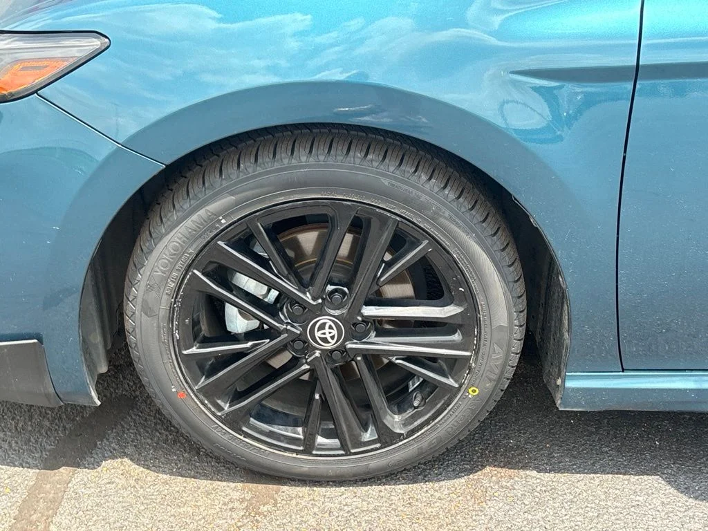 Used 2025  Toyota SE image 27