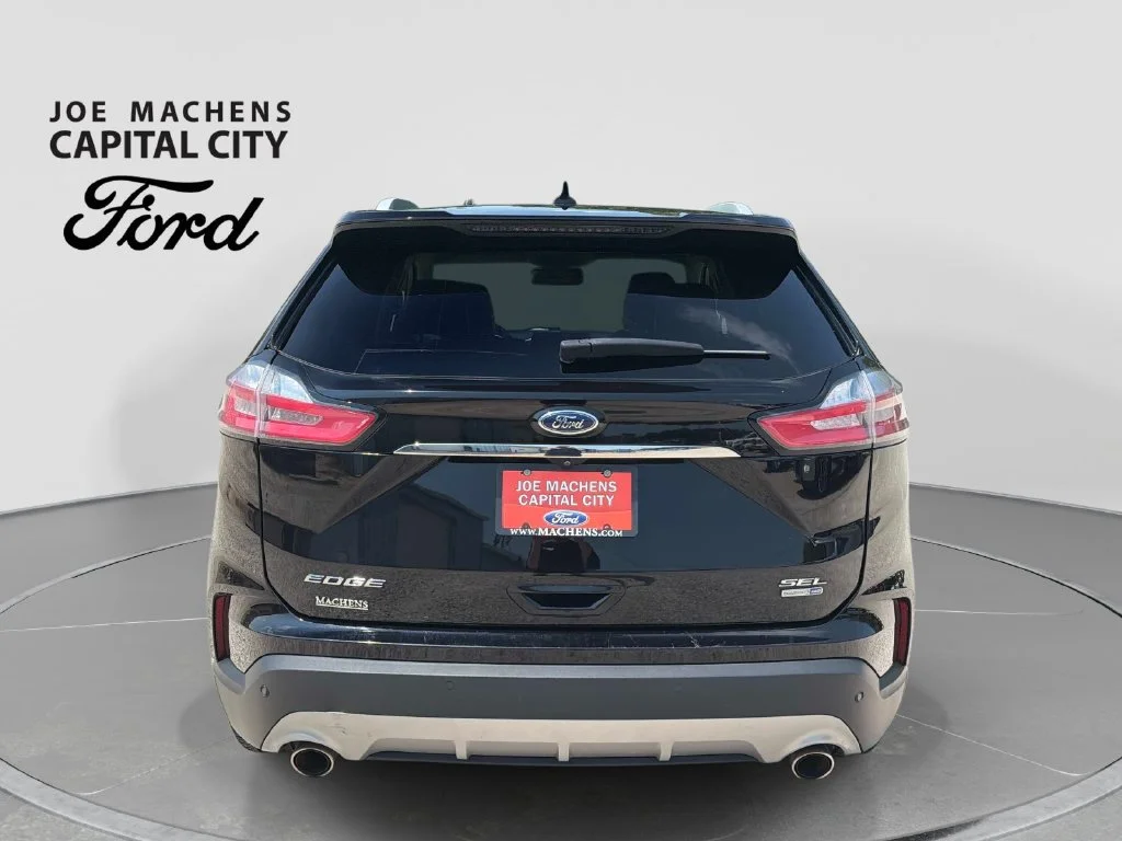 Used 2020 Black Ford SEL image 6