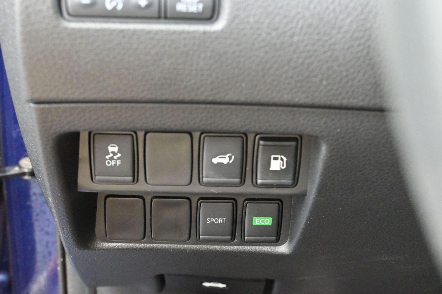 Used 2018 Caspian Blue Nissan SV image 22