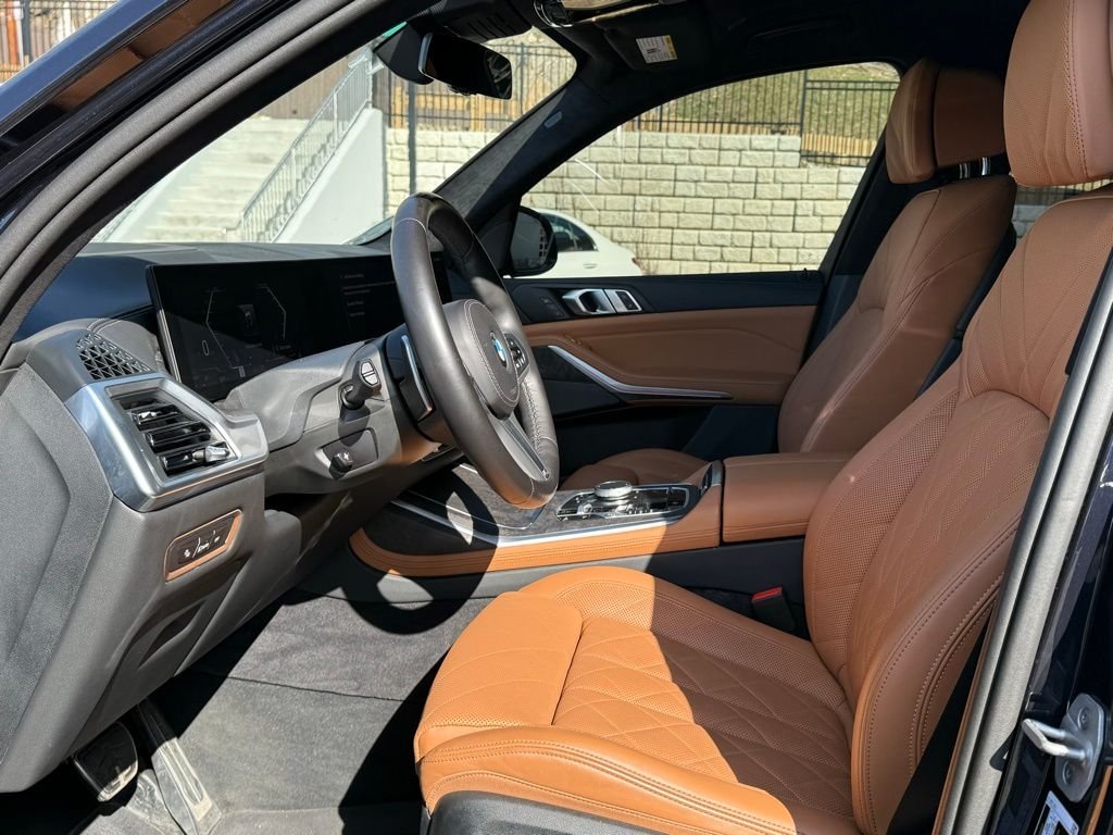 Used 2025 Black BMW xDrive40i image 18