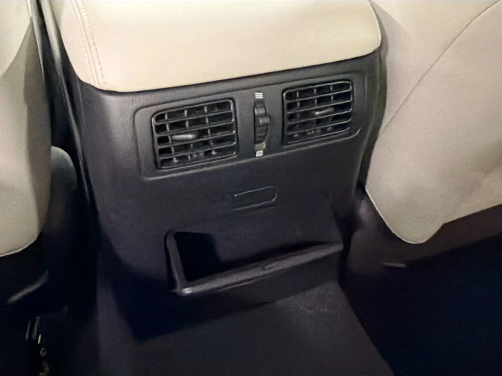 Used 2017 Black Obsidian INFINITI 5.6 image 26