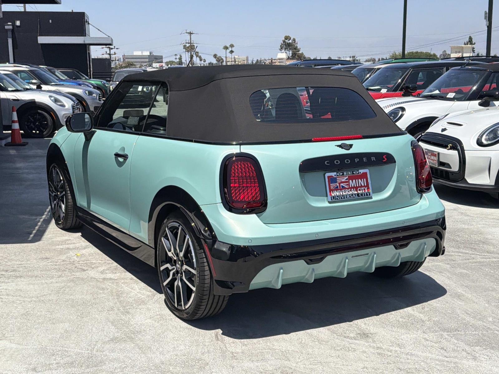 New 2026 0C6M Ocean Wave Green Metallic MINI Iconic image 4