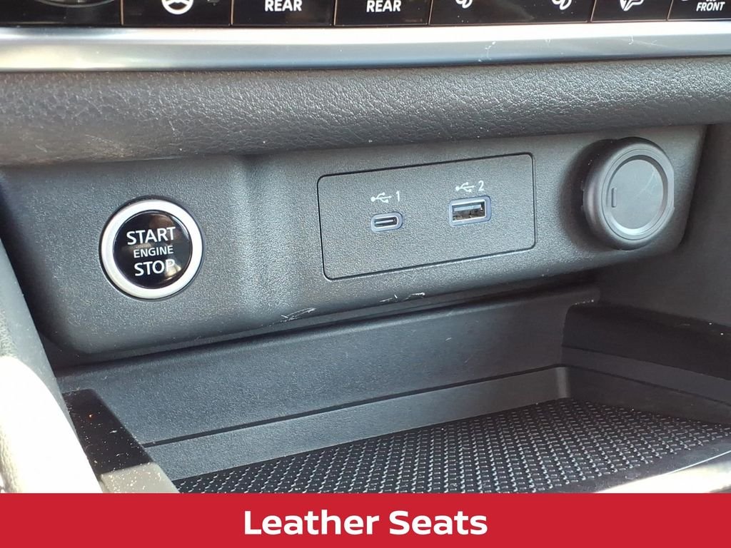 Used 2023 Pearl White Nissan SL premium w/heated leather seats & pano roof image 13