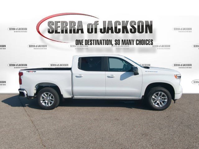 Used 2026 Summit White Chevrolet RST image 10