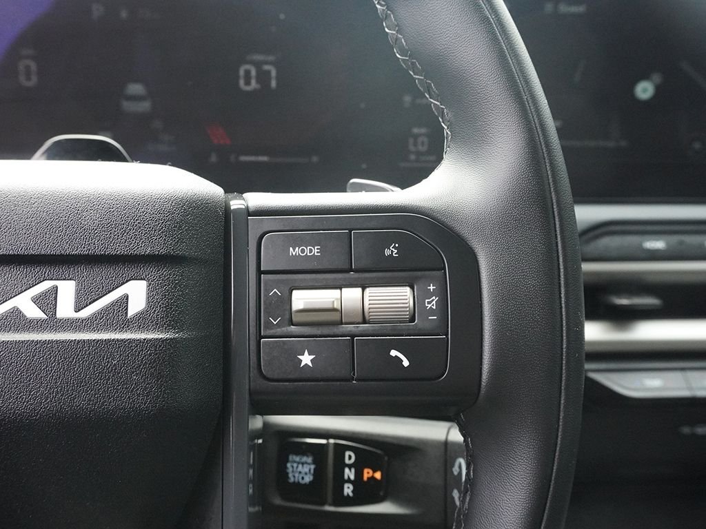 Used 2027 Black Kia S image 56