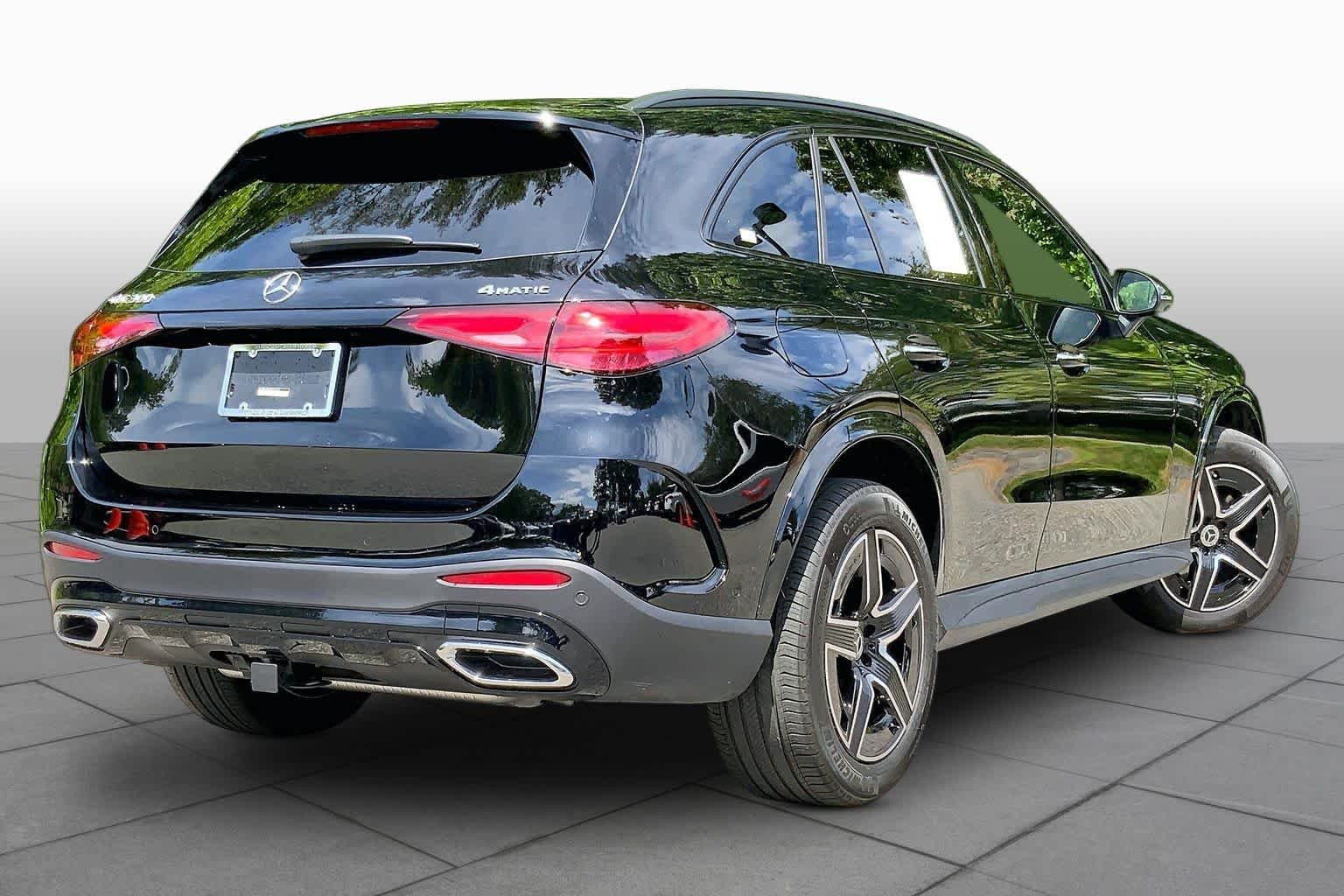 Used 2024 Black Mercedes-Benz GLC 300 image 13