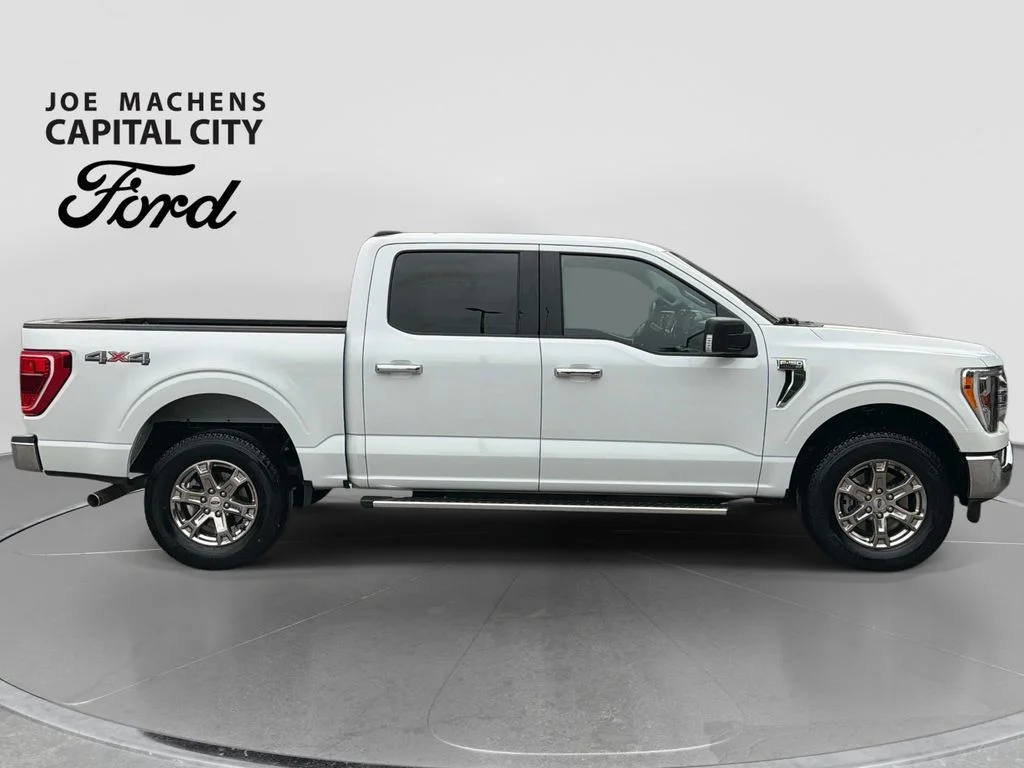 Used 2023 Oxford White Ford XLT image 3