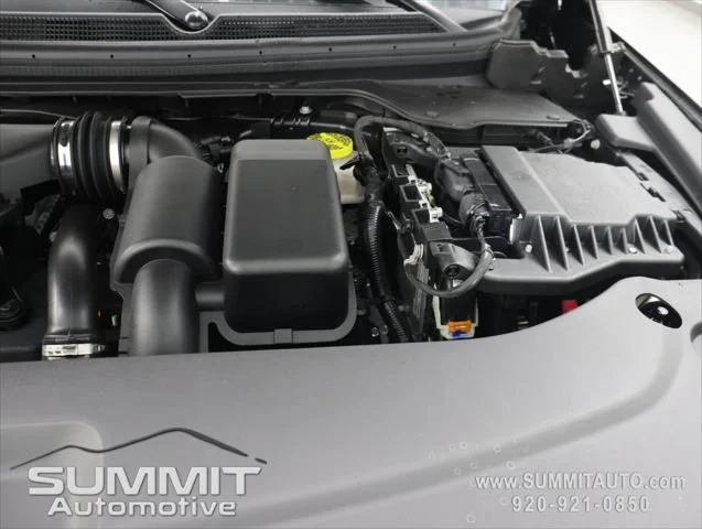 New 2026 Diamond Black Crystal Pearl-Coat Exterior Paint Jeep Limited image 17