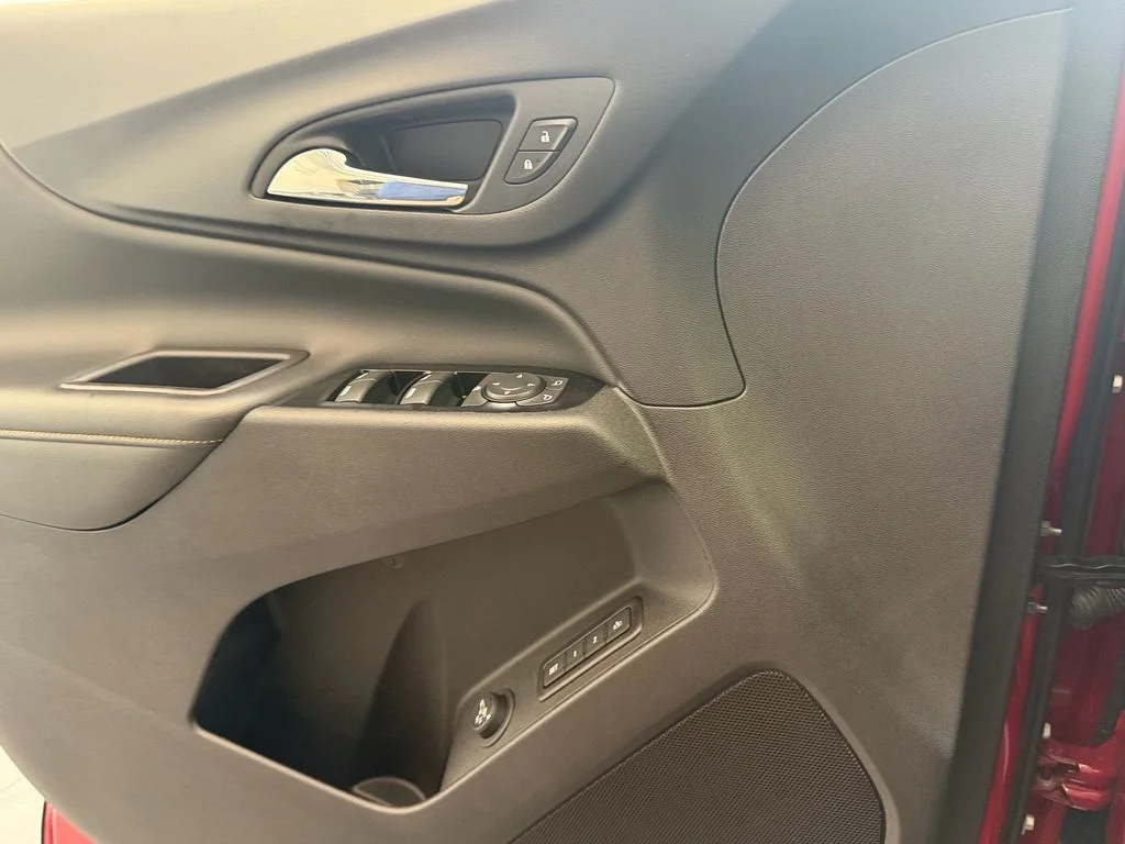 Used 2022 Red Chevrolet Premier image 25