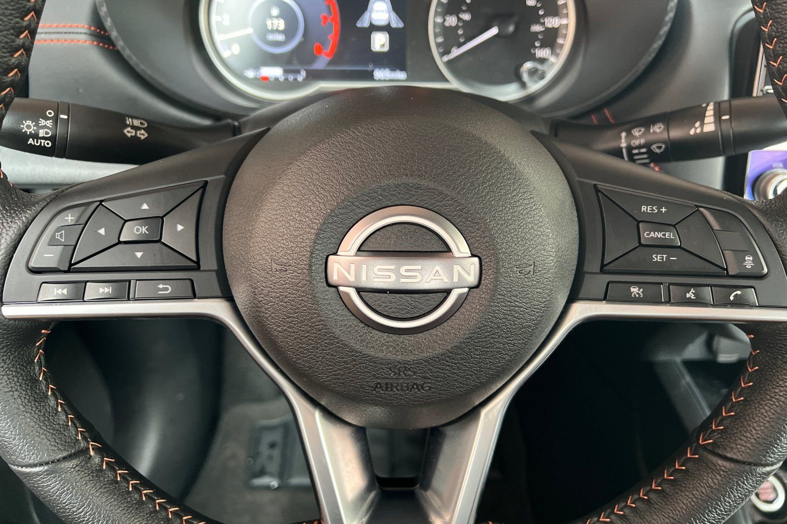 2025 Nissan Versa Sedan SR - Photo 29