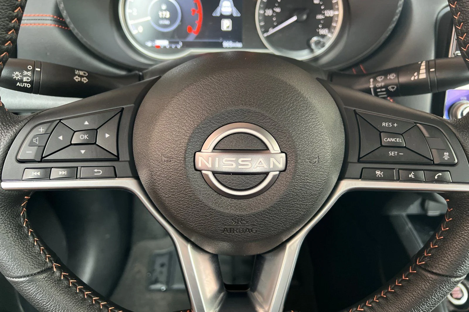 2025 Nissan Versa Sedan SR - Photo 29