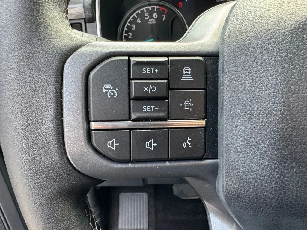 Used 2023 Avalanche Ford XLT image 16