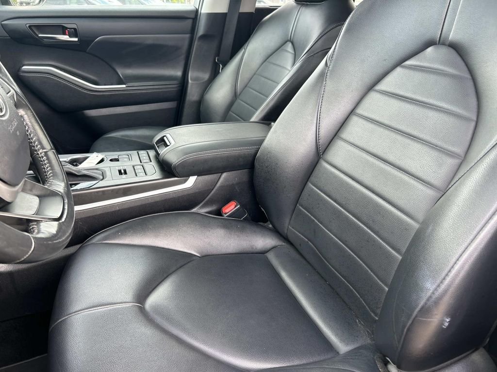 Certified Used 2022 Magnetic Gray Metallic Toyota XLE image 30
