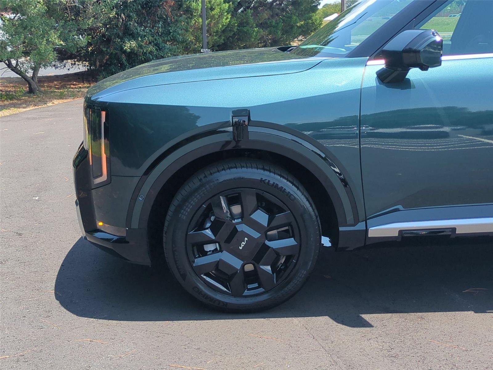 New 2027 Black Jade Green Kia SX image 10