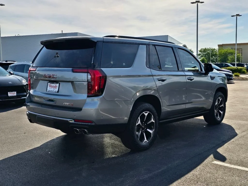 2025 GMC Yukon AT4 - Photo 8