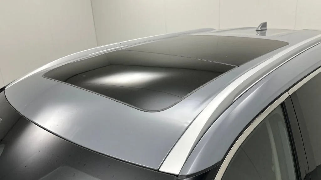 Used 2023 Gray Nissan Platinum image 12