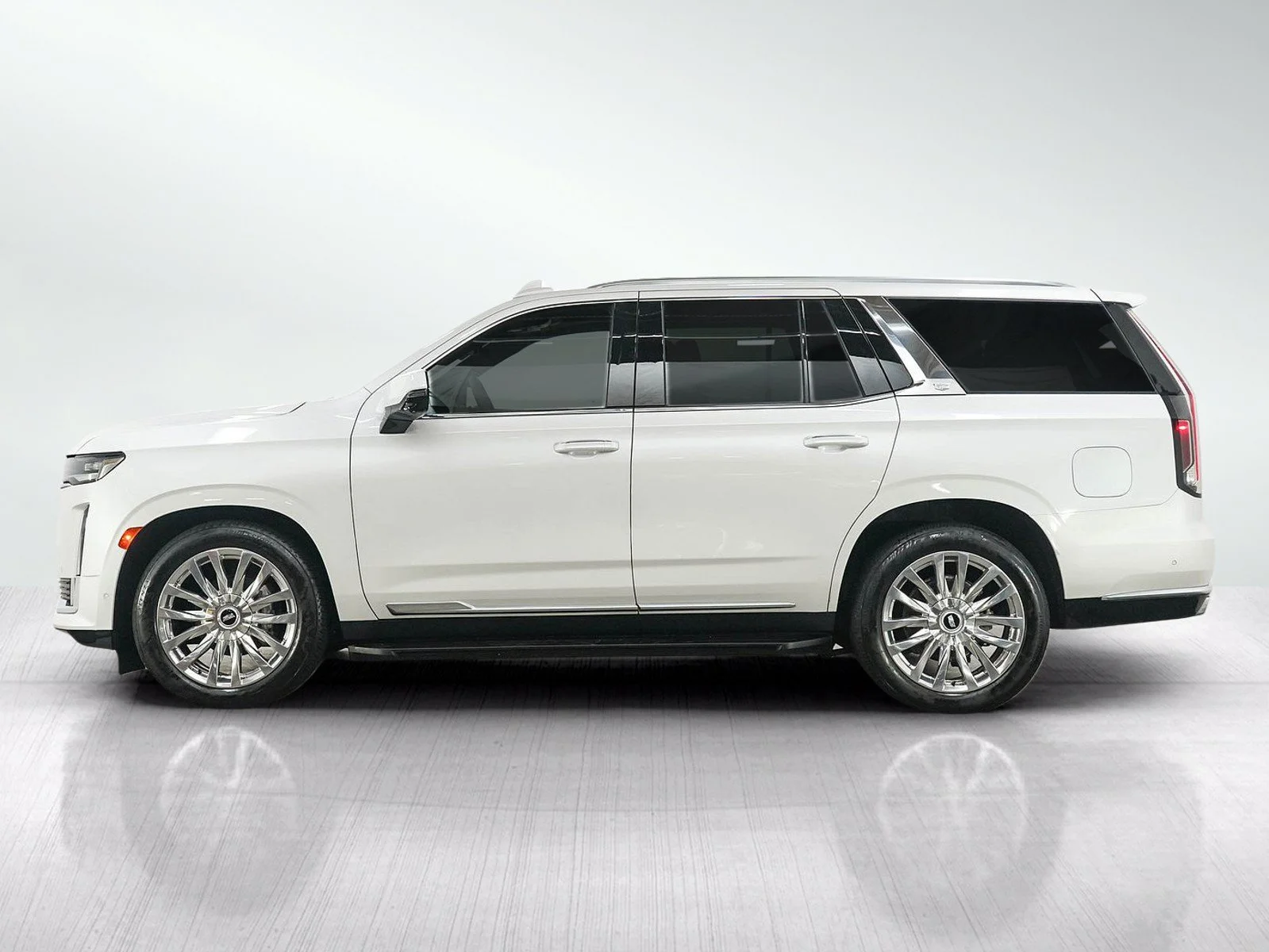 Used 2024 Cadillac Escalade Premium Luxury with VIN 1GYS4CKL9RR222156 for sale in Wayzata, Minnesota