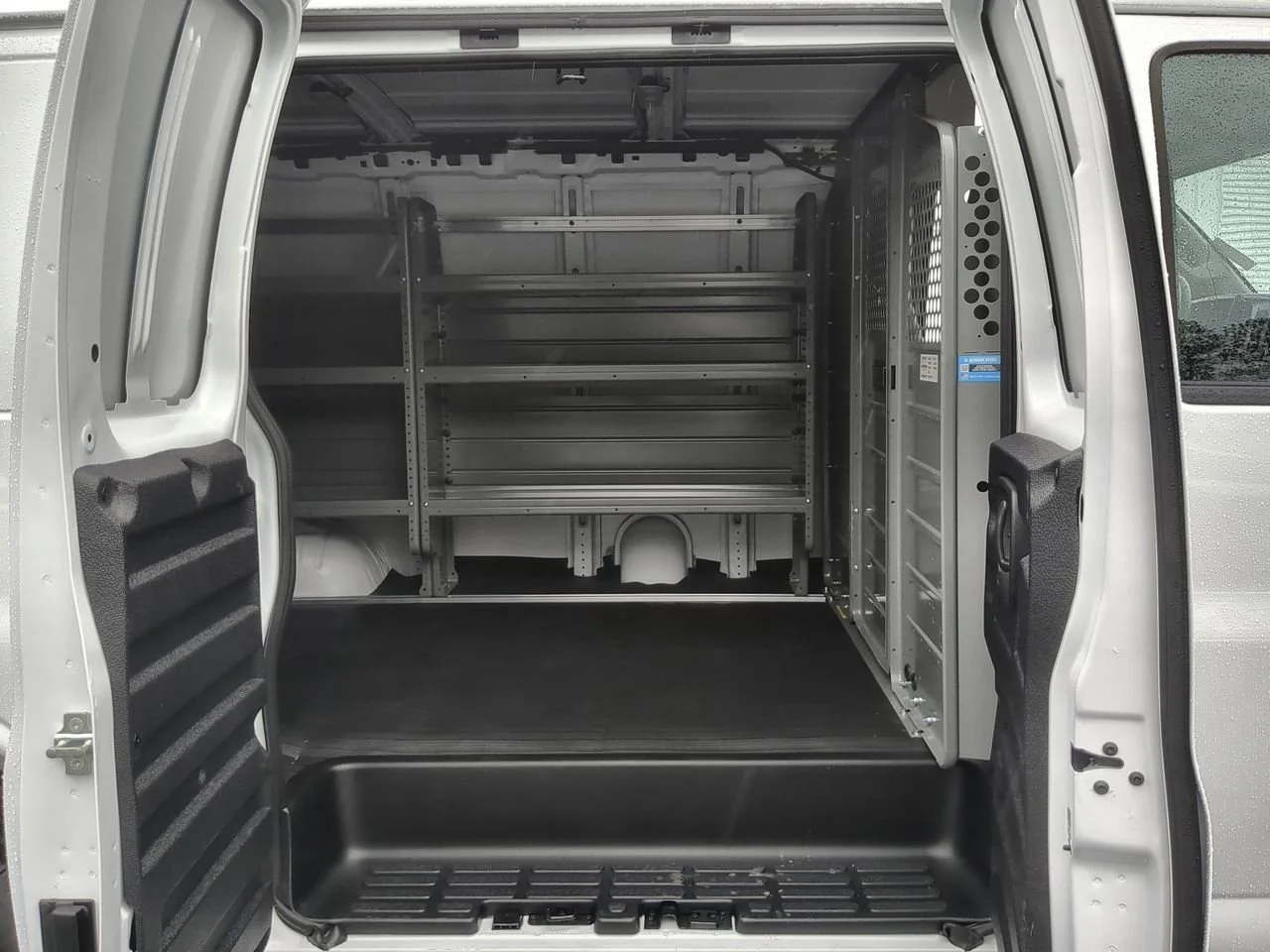 New 2025 Summit White GMC Work Van image 31
