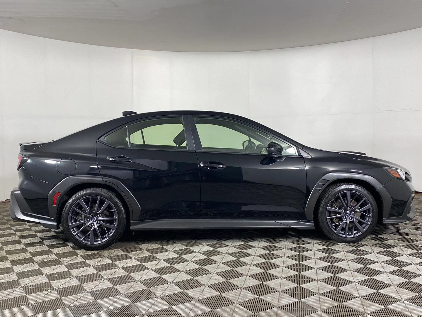 Used 2023 Crystal Black Silica Subaru Premium image 4