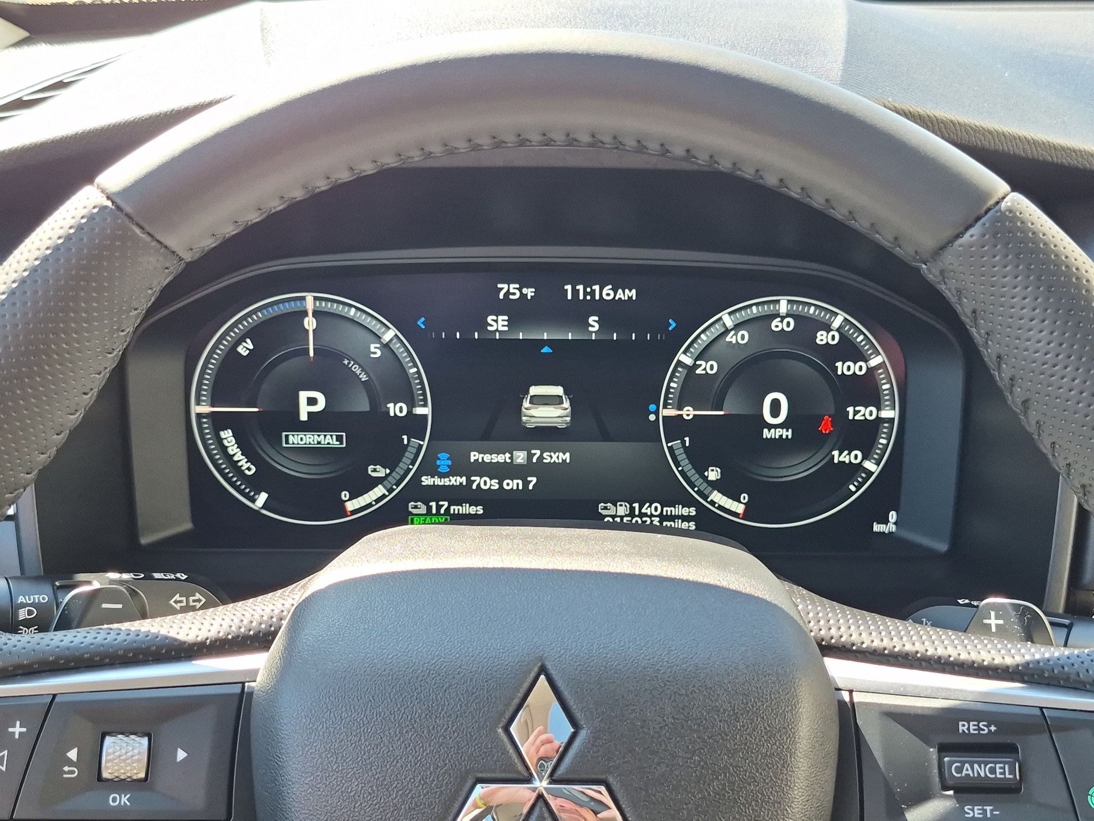 Used 2025 White Mitsubishi SE image 21