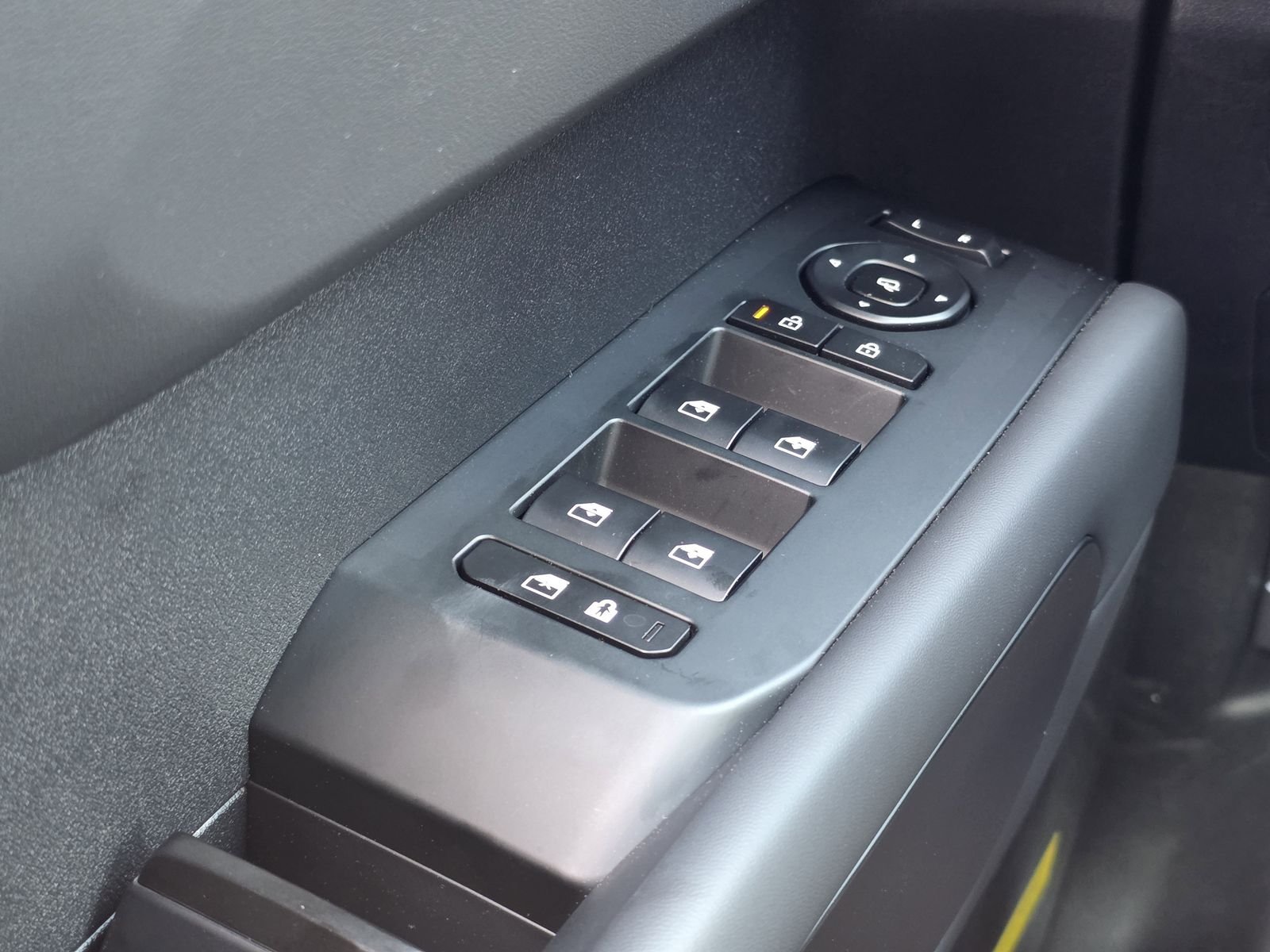 New 2027 Black Kia X-Line SX image 13