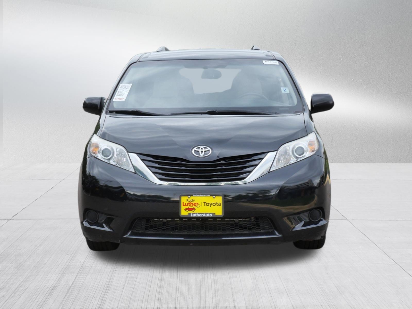 Used 2016 Toyota Sienna LE with VIN 5TDKK3DC7GS729239 for sale in Golden Valley, Minnesota