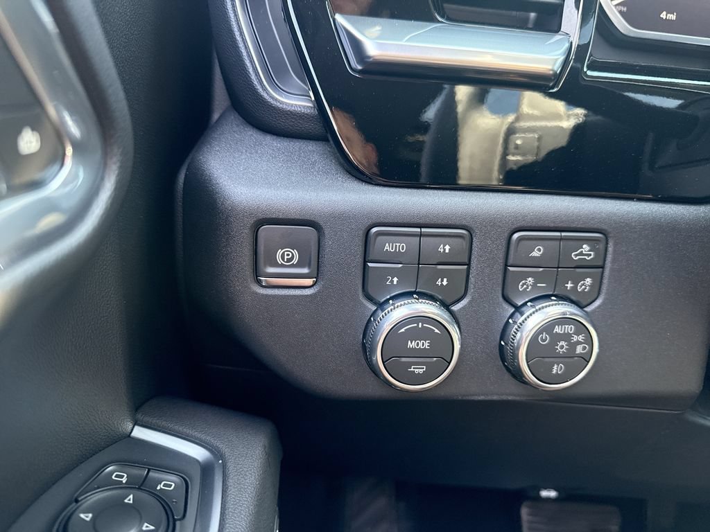 2026 GMC Sierra 1500 SLT - Photo 18