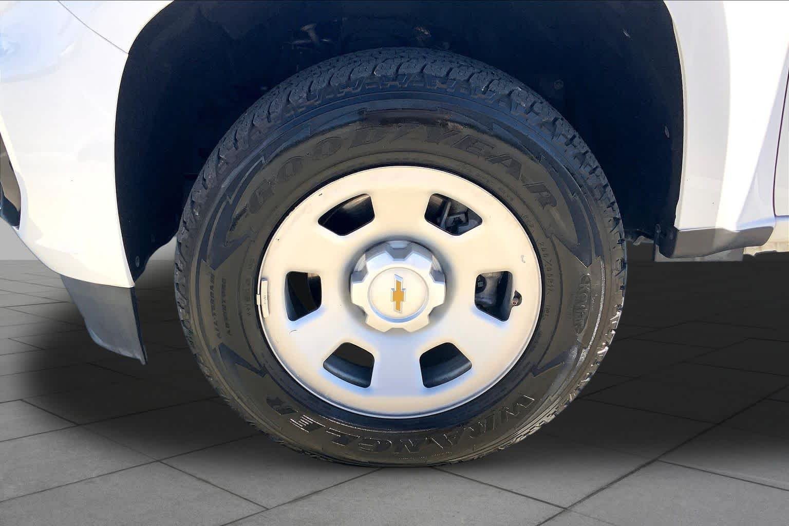 Used 2022 Summit White Chevrolet 4WD Work Truck image 11