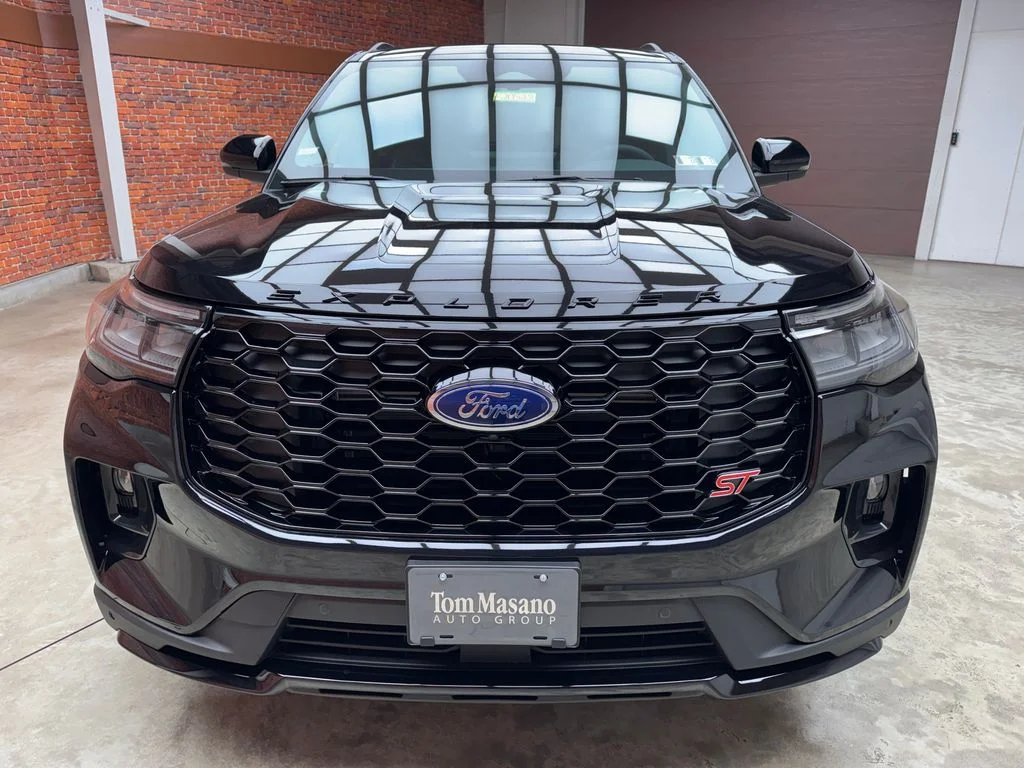 New 2026 Agate Black Metallic Ford ST image 9