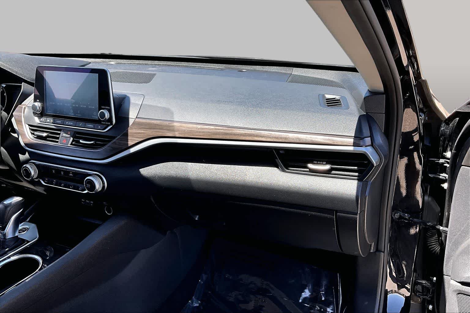 2024 Nissan Altima SV - Photo 18