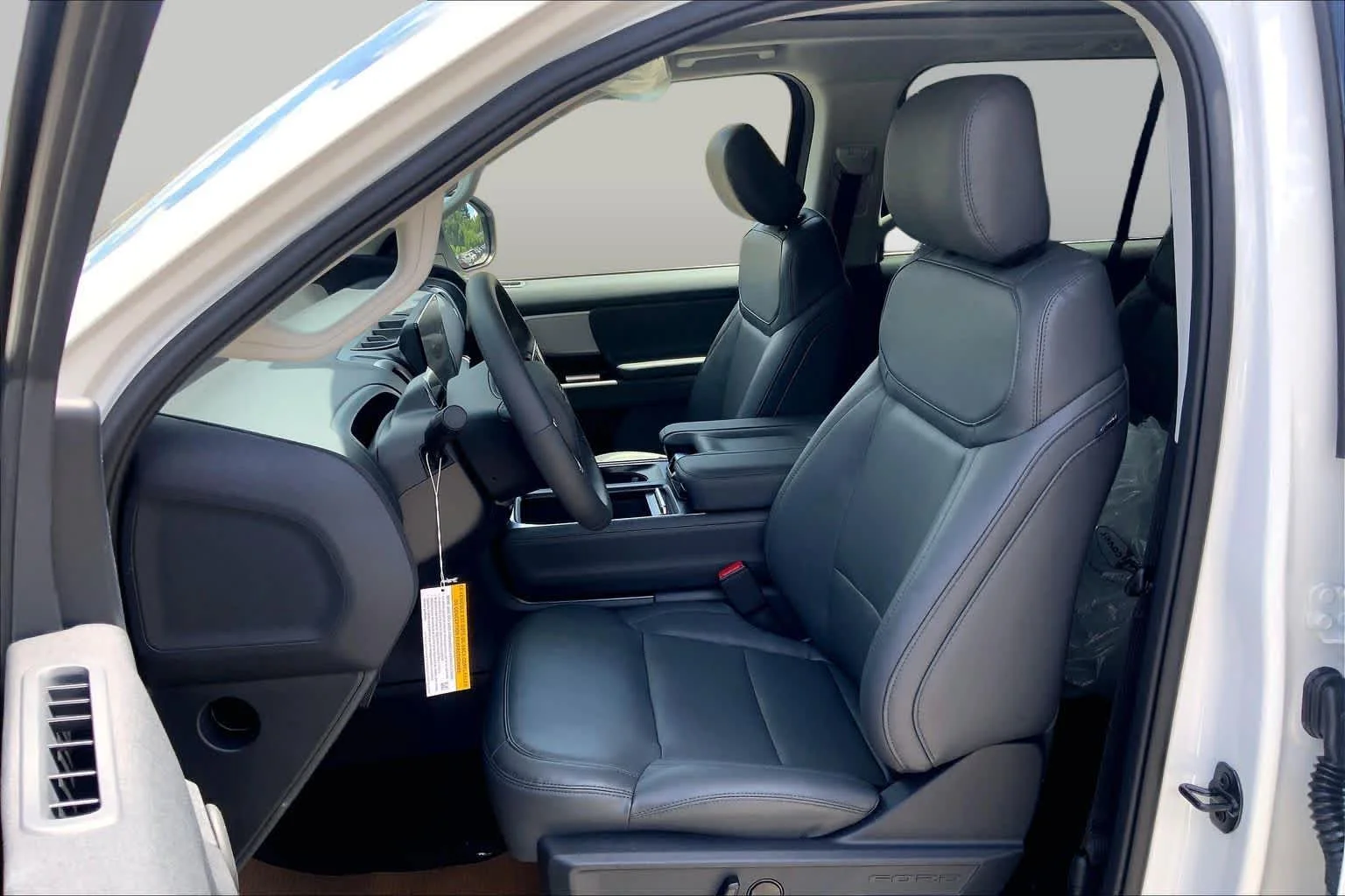New 2026 Star White Metallic Tri-Coat Ford Active image 13
