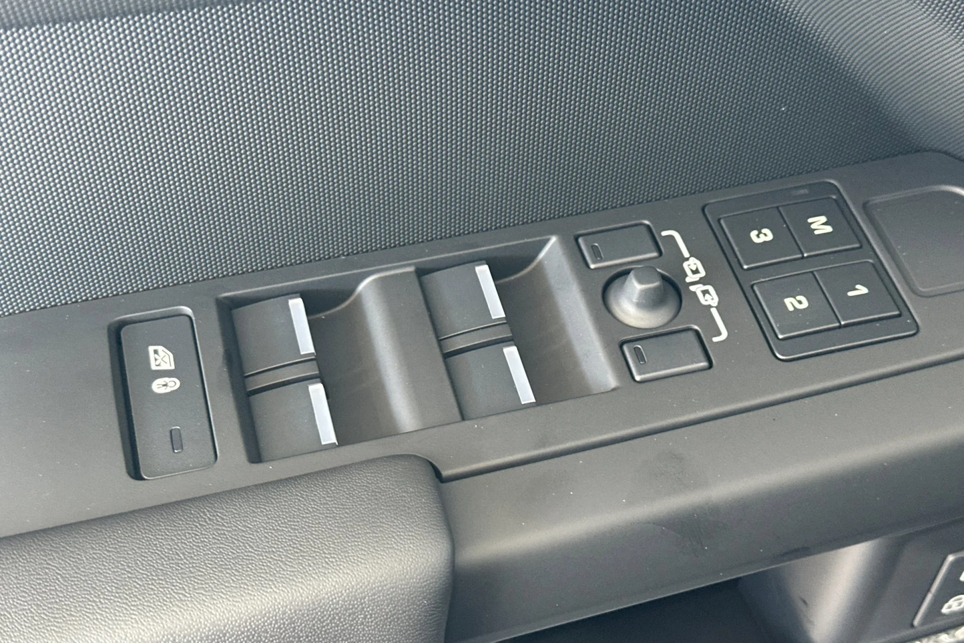 New 2026 BORASCO GREY Land Rover X-Dynamic SE image 15