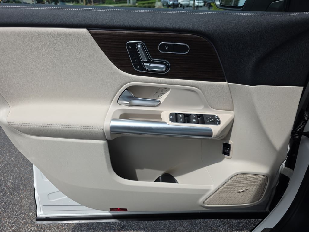 New 2026 Polar White Mercedes-Benz GLA 250 image 19