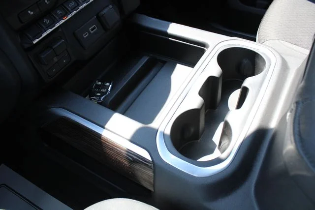 Used 2020 White GMC Elevation image 18